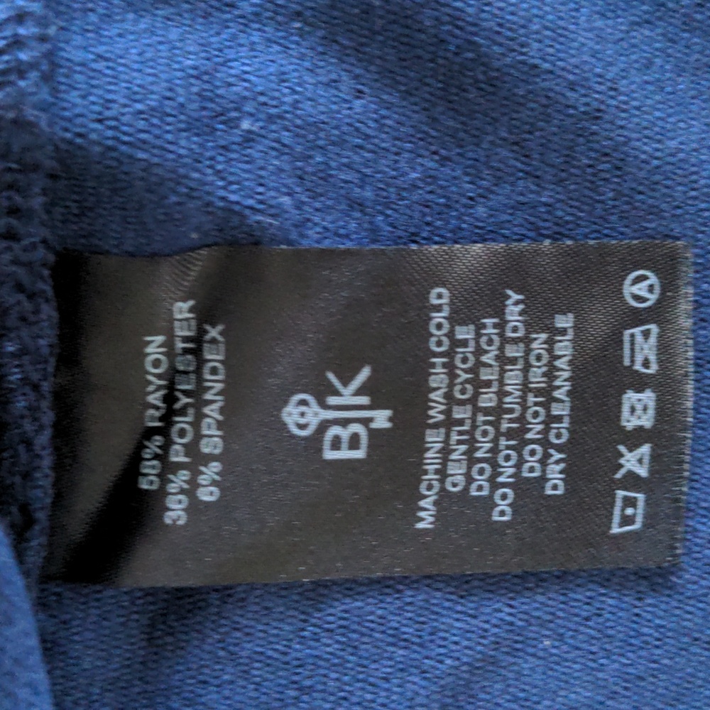 Belyn Key V-neck Golf Pullover in Ink size M - Picture 6 of 6
